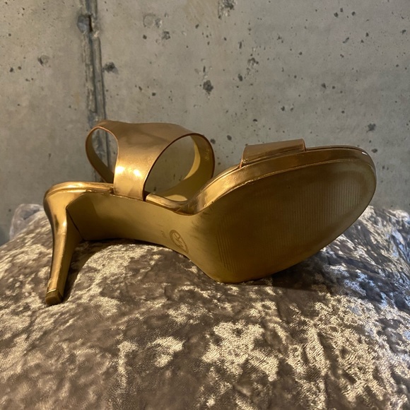 Micheal Kors Rose Gold Stilletto Heels size 9 prom - Picture 7 of 8